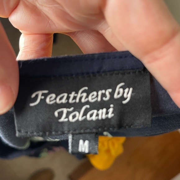 Anthropologie Feathers by Tolani Floral Tunic with Yellow Sleeves Size Medium - Picture 5 of 8